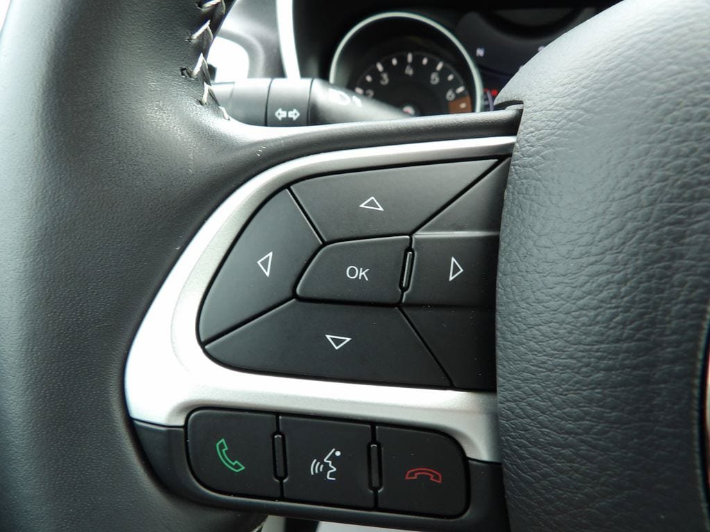 Used 2019 Jeep Compass Latitude w/ Popular Equipment Group FWD image 16