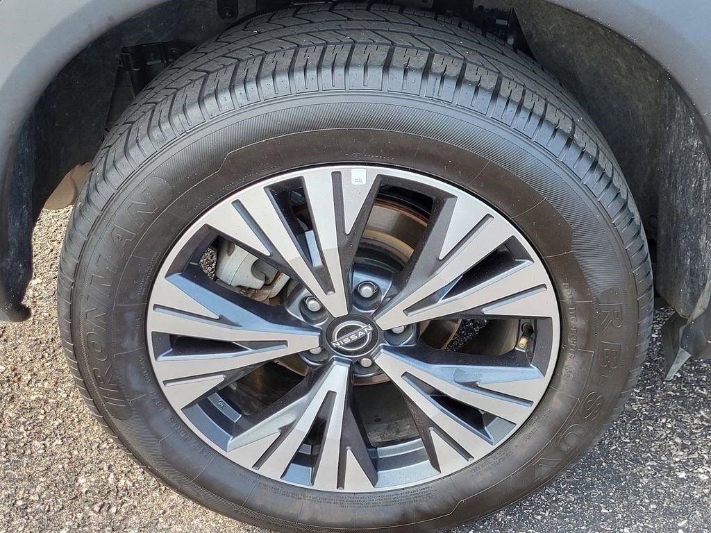 Used 2023 Nissan Rogue SV image 25