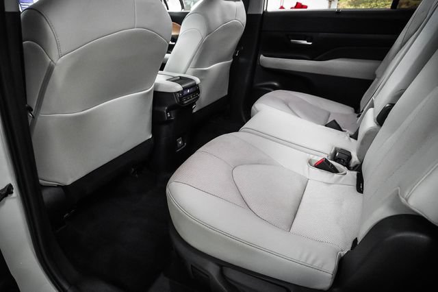 Used 2024 Toyota Grand Highlander AWD image 20
