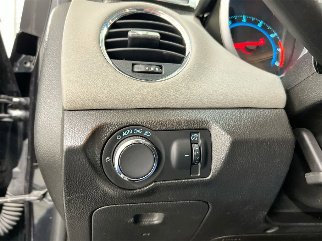 Used 2015 Chevrolet Cruze LS image 18