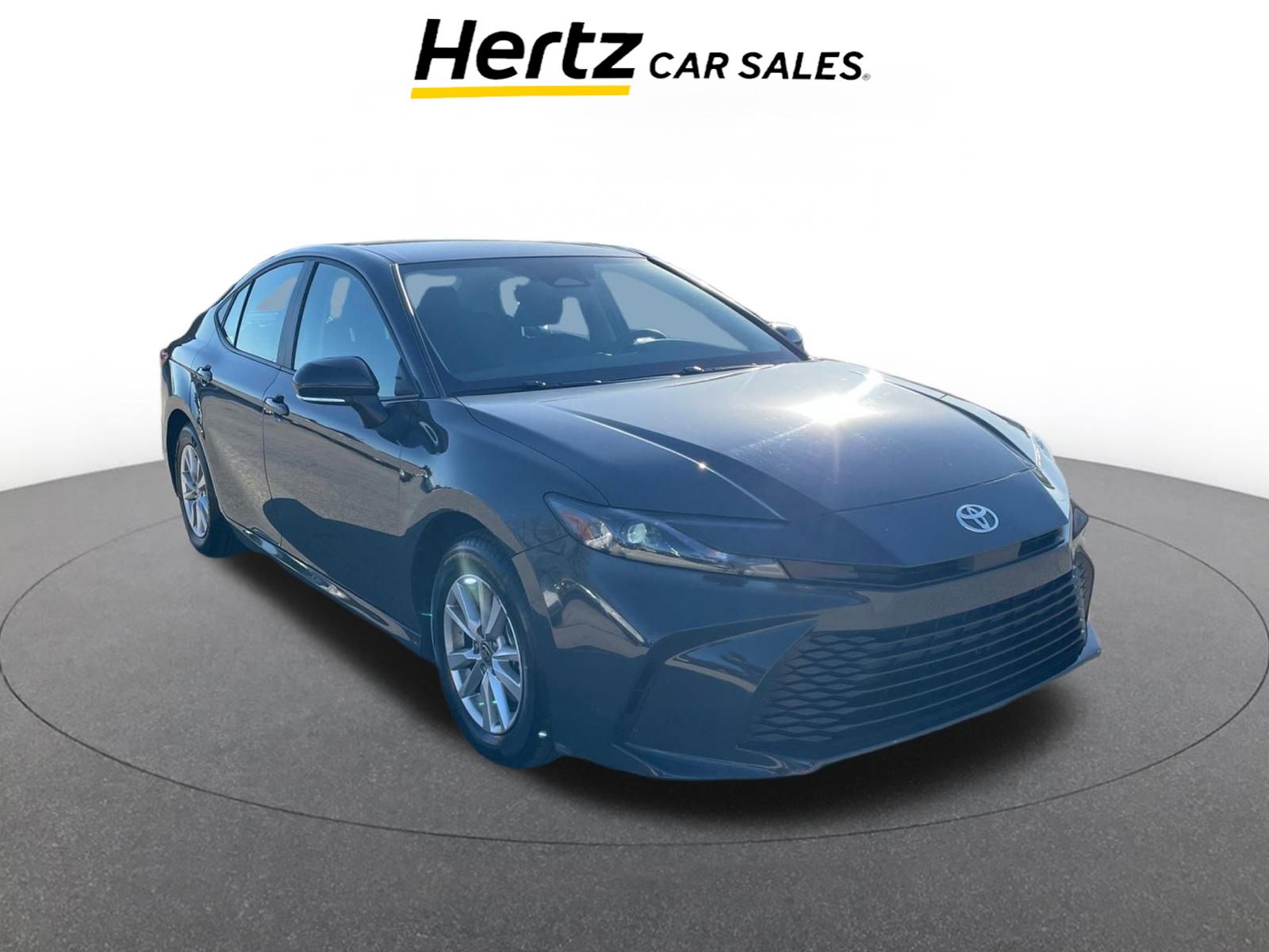 Used 2025 Toyota Camry LE image 1