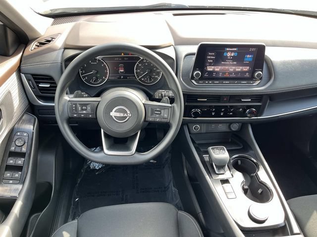 Used 2023 Nissan Rogue S AWD/4WD image 12