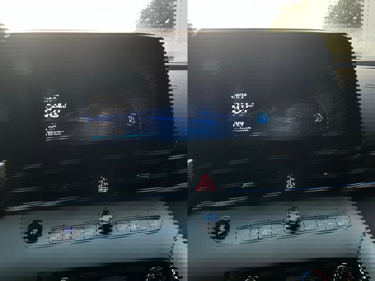 Used 2025 Hyundai Elantra Limited image 28