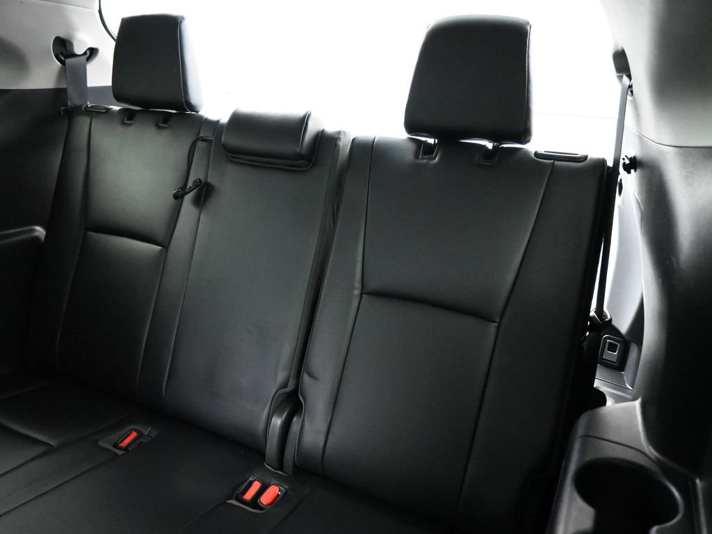 Used 2023 Toyota Highlander XLE image 18