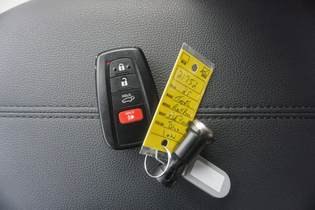 Used 2025 Toyota RAV4 XLE Premium w/ Weather Package AWD/4WD image 32