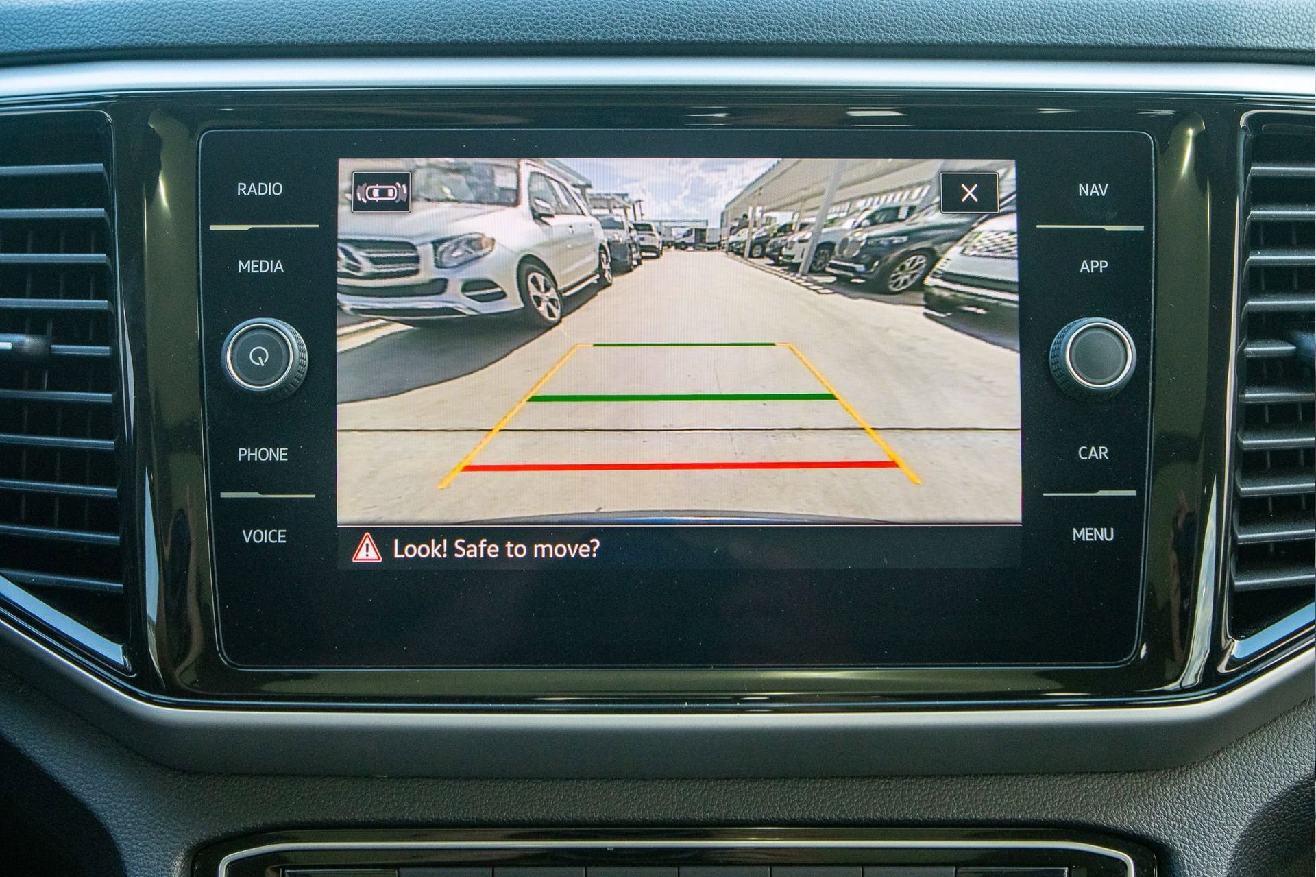 Used 2022 Volkswagen Atlas SEL Premium image 34