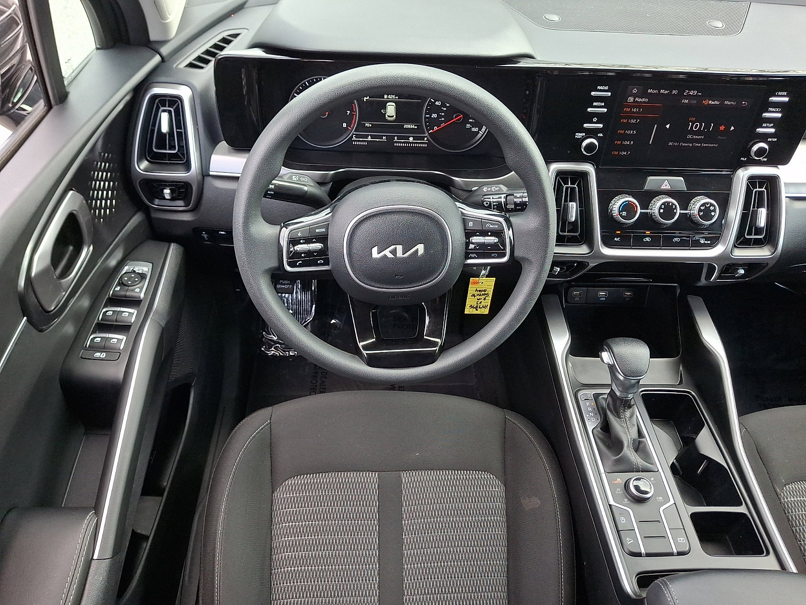 Used 2023 Kia Sorento LX image 11