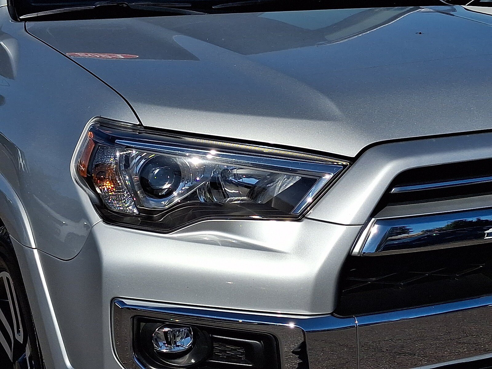 Used 2024 Toyota 4Runner Limited AWD/4WD image 9