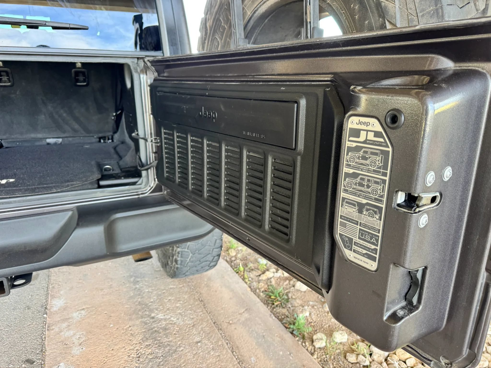 Used 2018 Jeep Wrangler Unlimited Sport S AWD/4WD image 20
