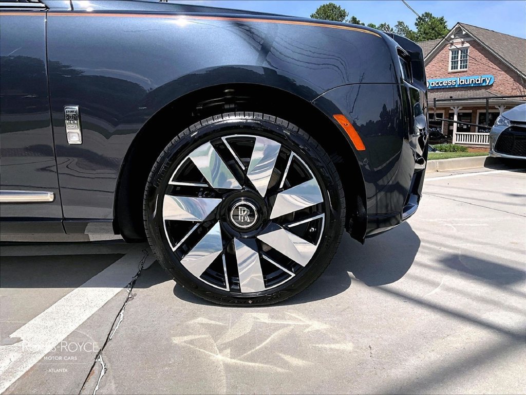 New 2027 Rolls-Royce Cullinan AWD/4WD image 16