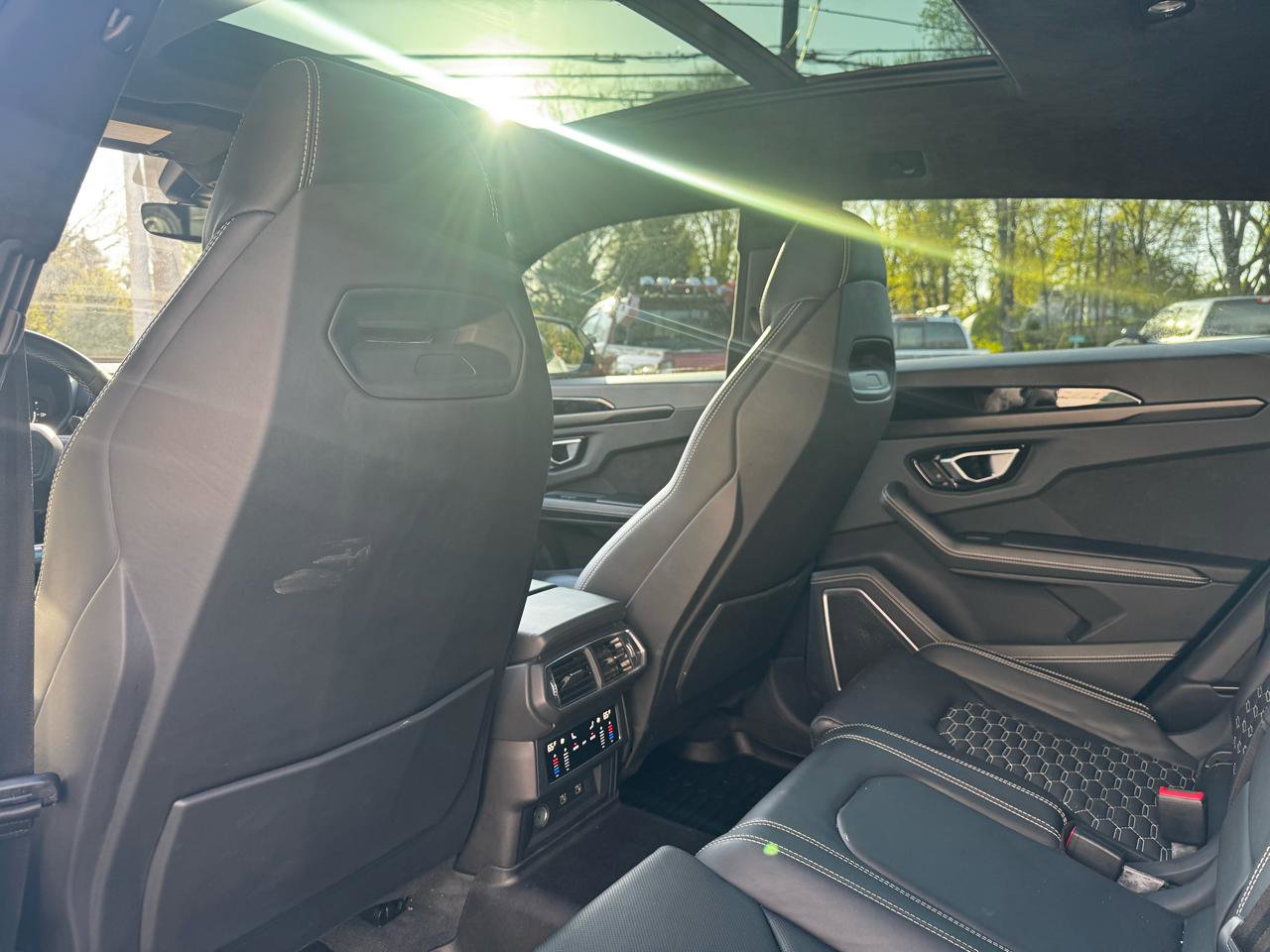 Used 2022 Lamborghini Urus image 33