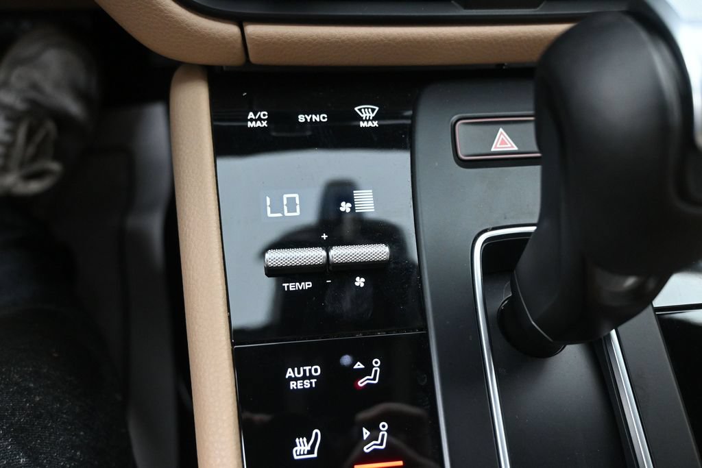 Used 2023 Porsche Macan S AWD/4WD image 29