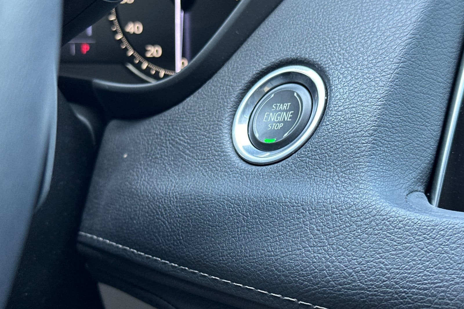 Used 2021 Cadillac XT4 Luxury w/ Driver Awareness Package FWD image 22