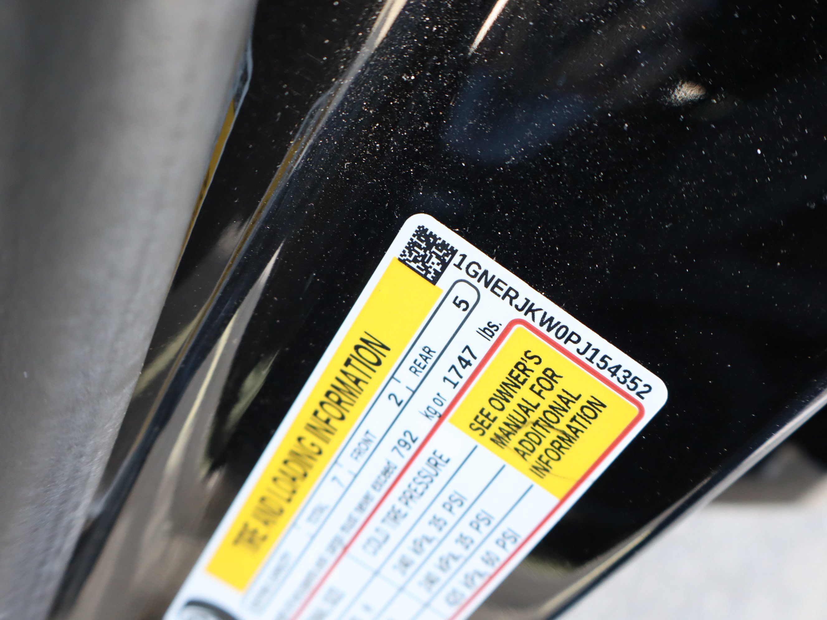 Used 2023 Chevrolet Traverse RS FWD image 23