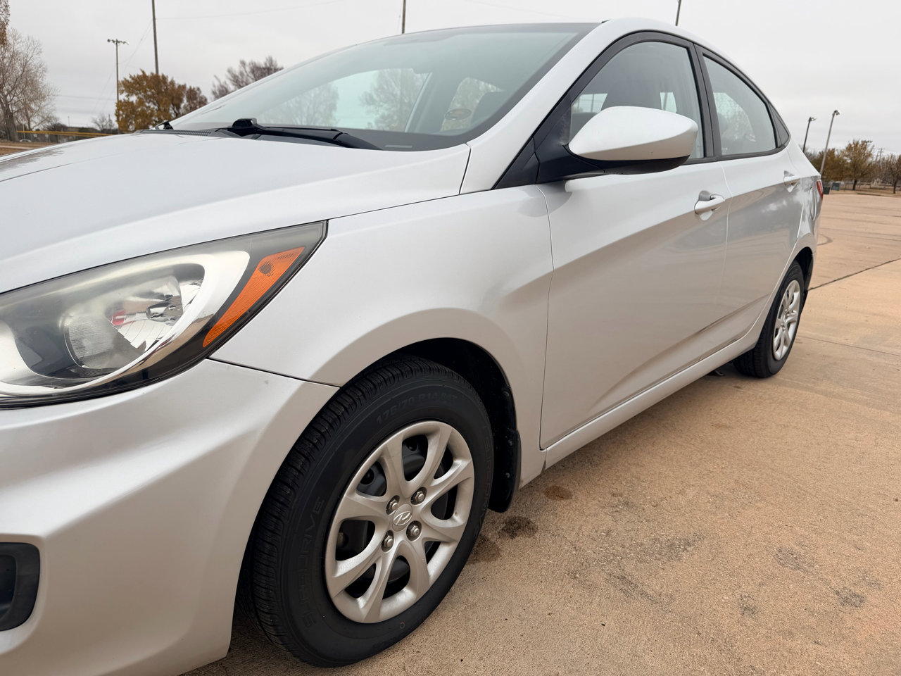 Used 2013 Hyundai Accent GLS image 25