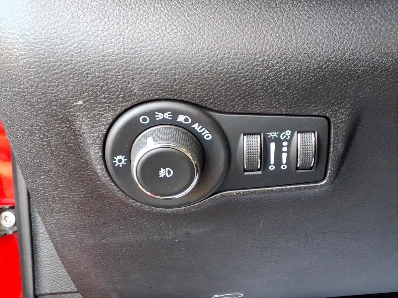 Used 2023 Jeep Compass Limited image 17