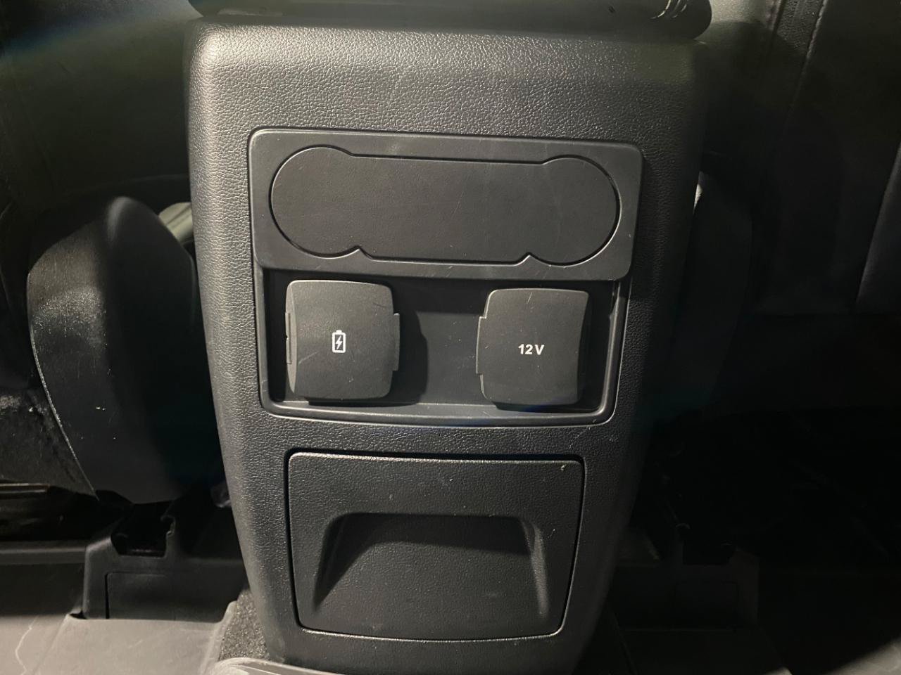 Used 2023 Ford Explorer XLT w/ Equipment Group 202A AWD/4WD image 13