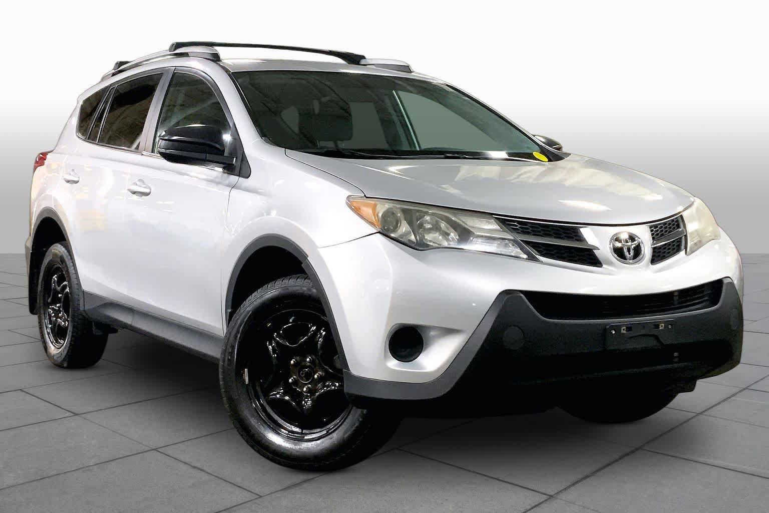 Used 2013 Toyota RAV4 LE AWD/4WD image 3
