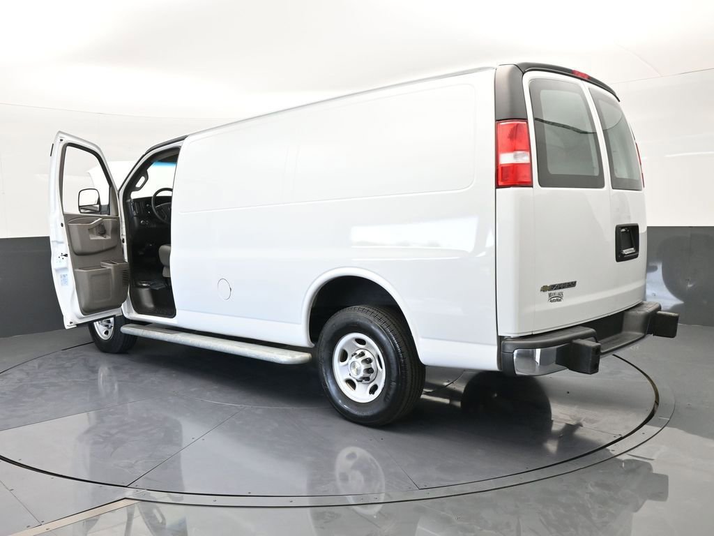 Used 2024 Chevrolet Express 2500 Work Van w/ Driver Convenience Package image 68