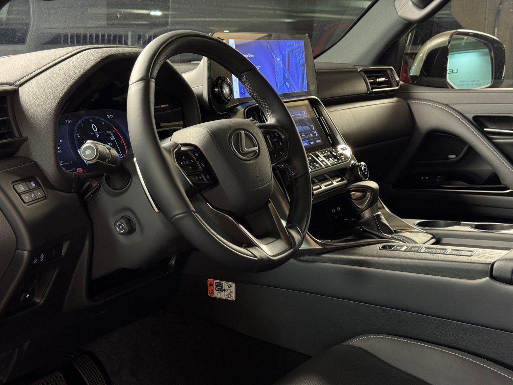 New 2025 Lexus LX 600 4WD w/ Luxury Package image 25