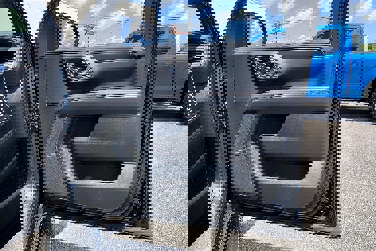 Used 2023 Chevrolet Suburban RST w/ Luxury Package image 22