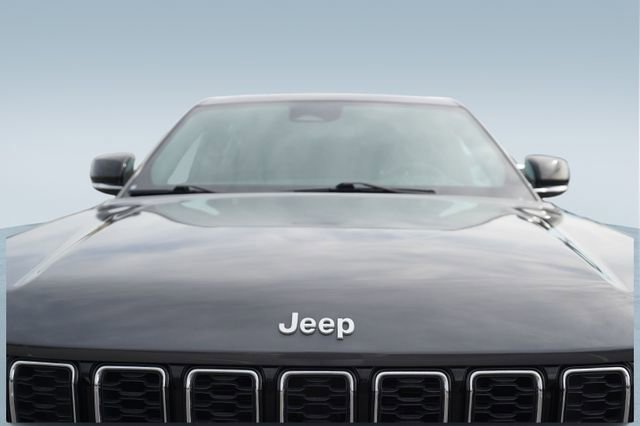 Used 2024 Jeep Grand Cherokee Limited image 36
