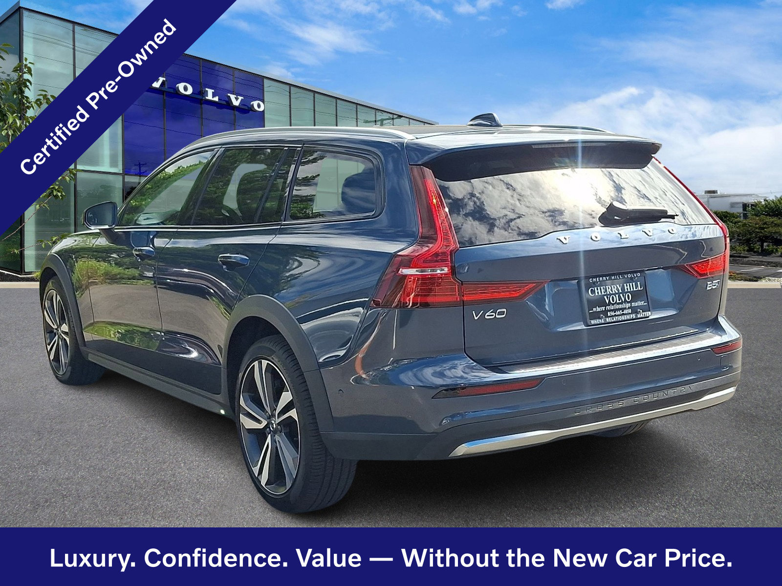 Certified 2024 Volvo V60 B5 Cross Country Plus AWD/4WD image 5