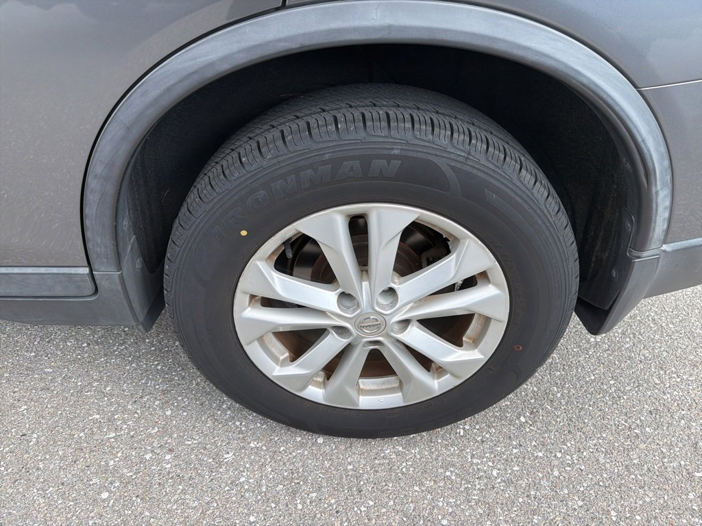 Used 2016 Nissan Rogue SV image 11