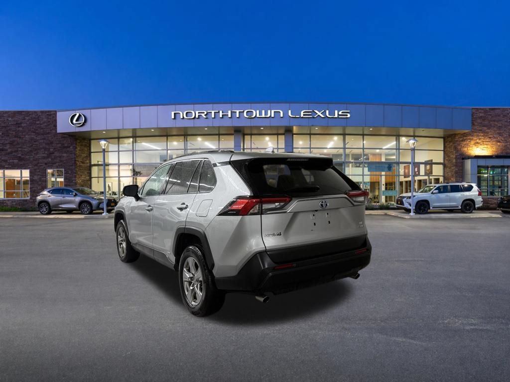 Used 2024 Toyota RAV4 LE AWD/4WD image 21