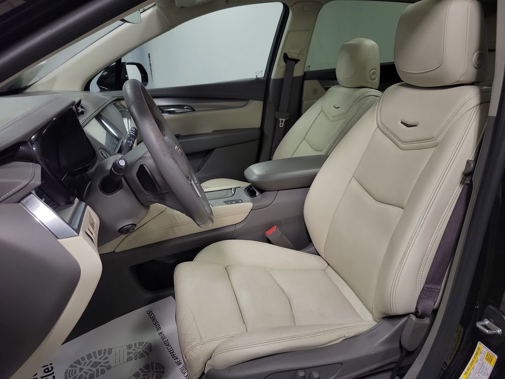Used 2017 Cadillac XT5 Luxury image 14