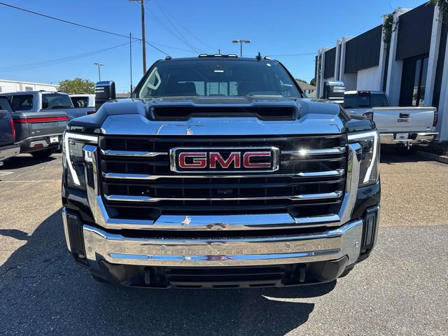 Used 2024 GMC Sierra 3500 SLT w/ SLT Premium Package image 2