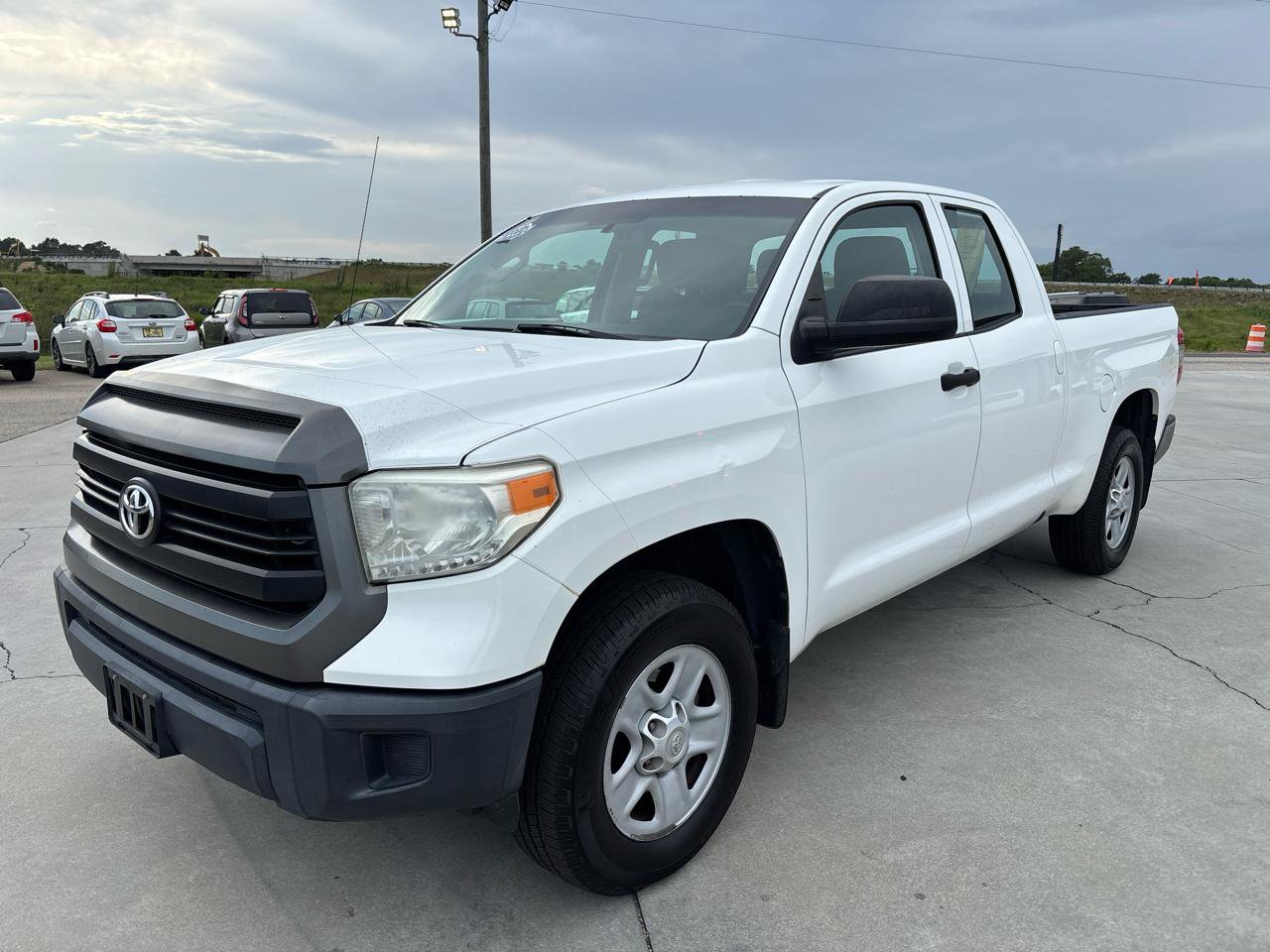 Used 2016 Toyota Tundra SR w/ Tow Package RWD image 10