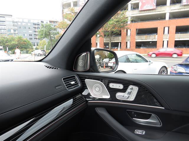 Used 2025 Mercedes-Benz GLS 450 4MATIC image 17
