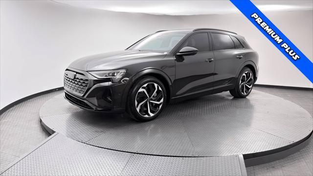 Used 2024 Audi Q8 e-tron Premium Plus w/ Premium Plus Package AWD/4WD image 2