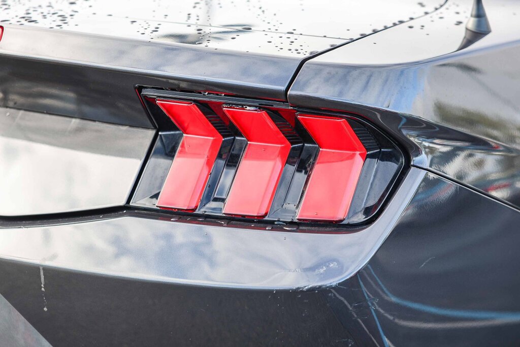 Used 2024 Ford Mustang Convertible image 24