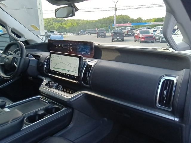Used 2025 Ford Expedition Max Platinum AWD/4WD image 39