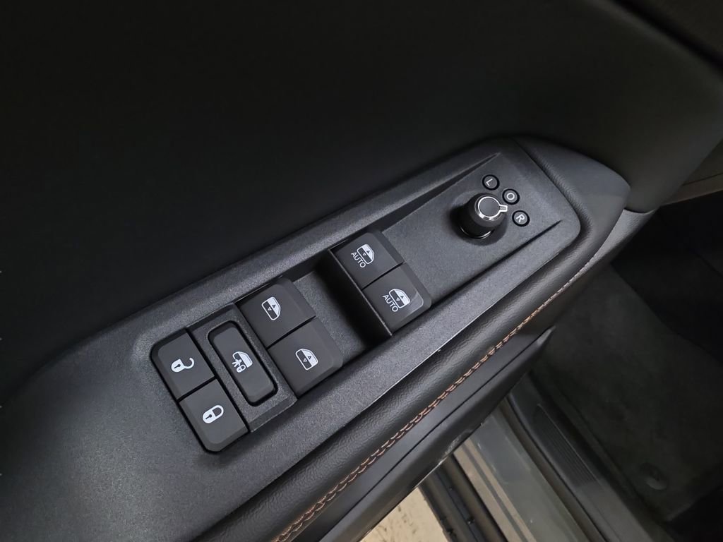 New 2026 Jeep Cherokee Overland w/ Advanced Pro Tech Group AWD/4WD image 13