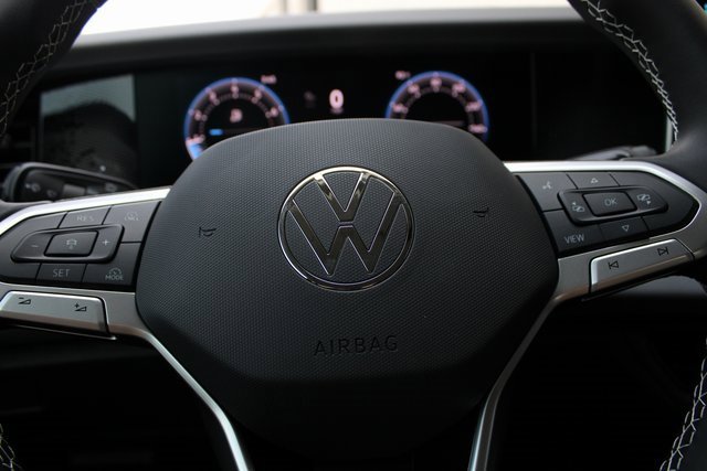 New 2025 Volkswagen Tiguan SE image 12