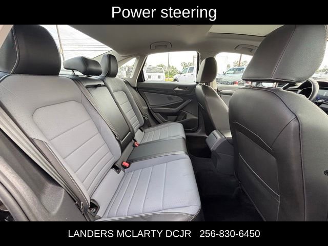 Used 2025 Volkswagen Jetta SE FWD image 14