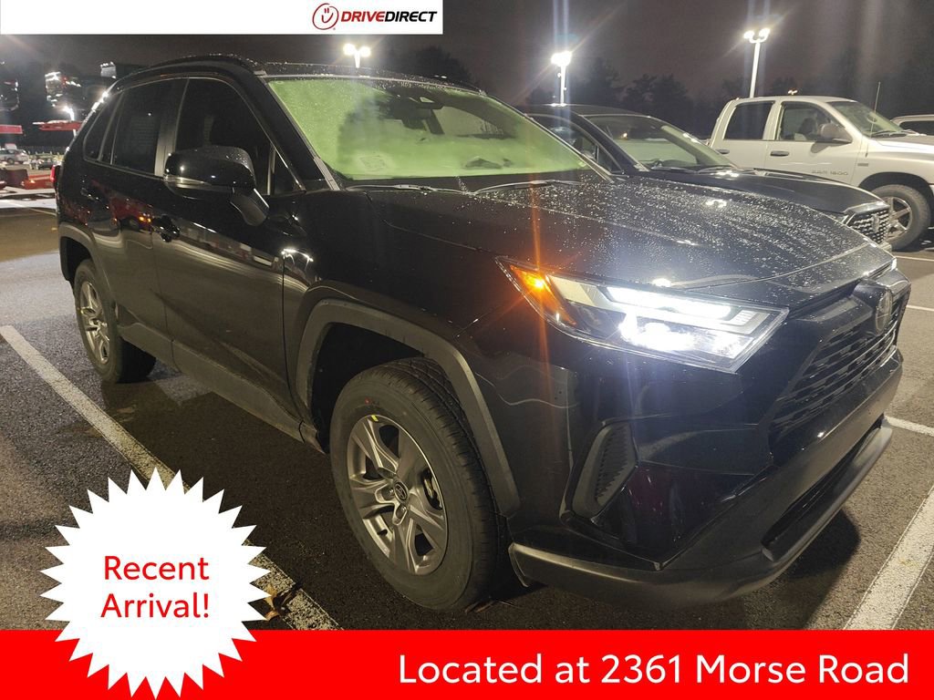 Used 2023 Toyota RAV4 XLE image 1