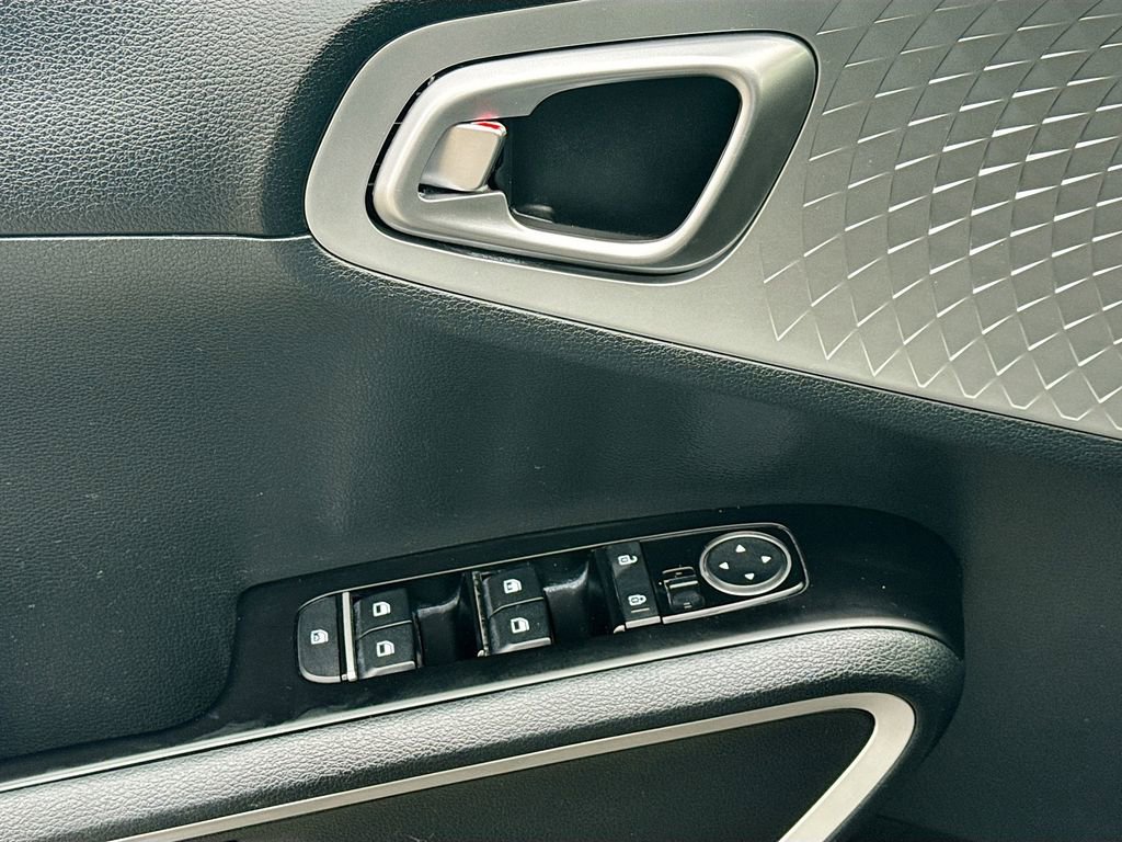 Used 2023 Kia Soul LX w/ Option Group 015 image 18
