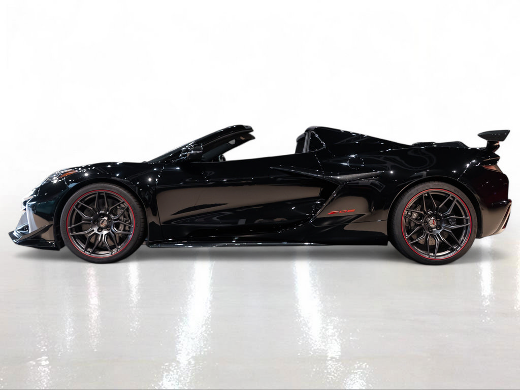 Used 2025 Chevrolet Corvette Z06 w/ Z07 Performance Package RWD image 3