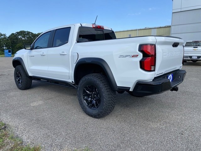 New 2025 Chevrolet Colorado ZR2 w/ Midnight Edition image 5
