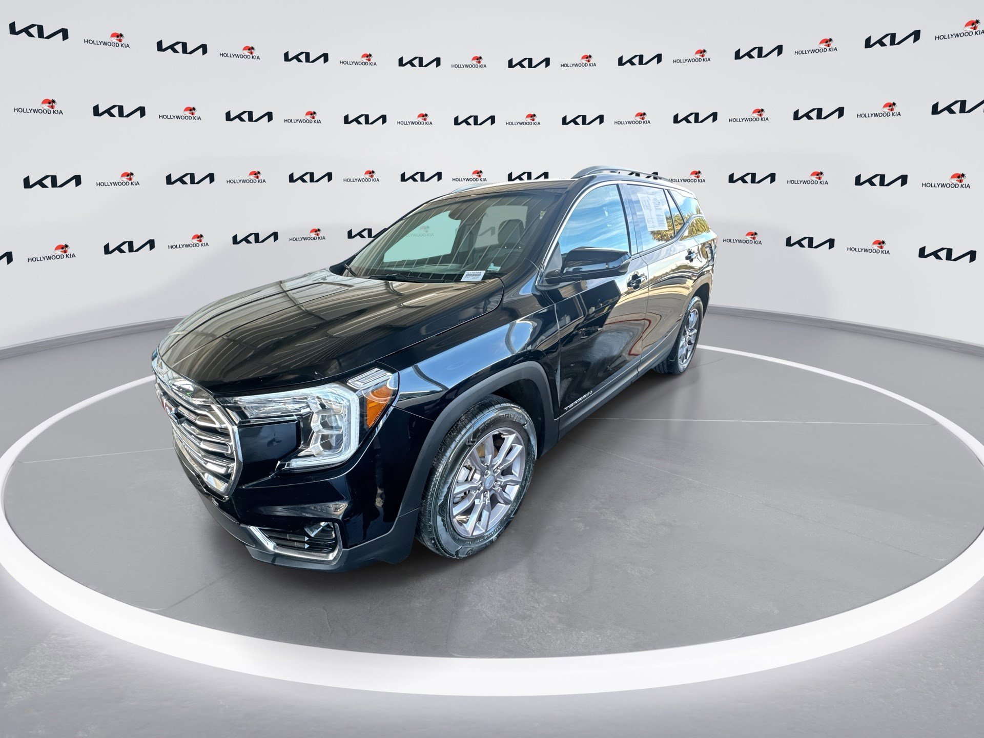 Used 2024 GMC Terrain SLT image 4