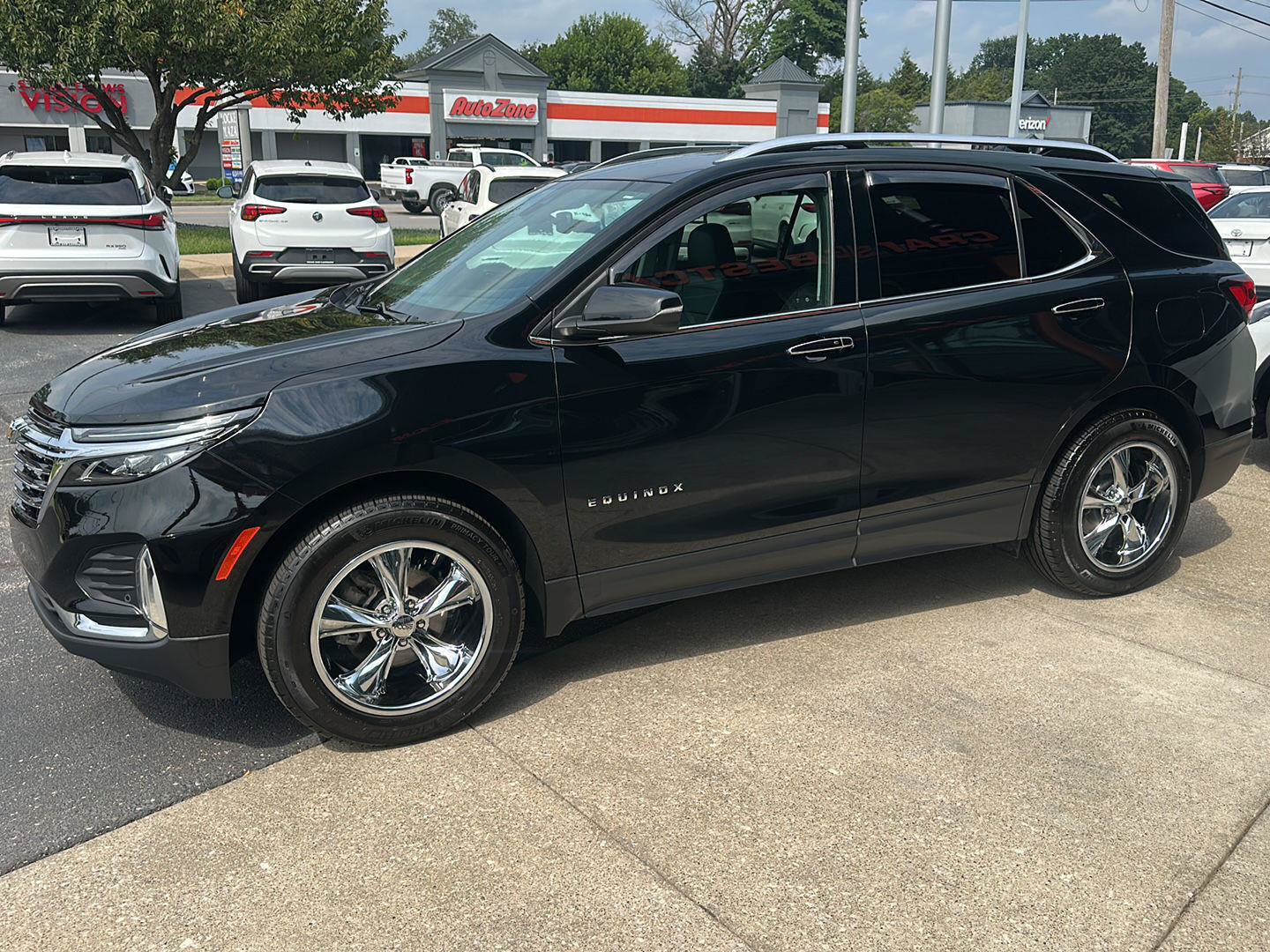 Used 2024 Chevrolet Equinox Premier FWD image 6
