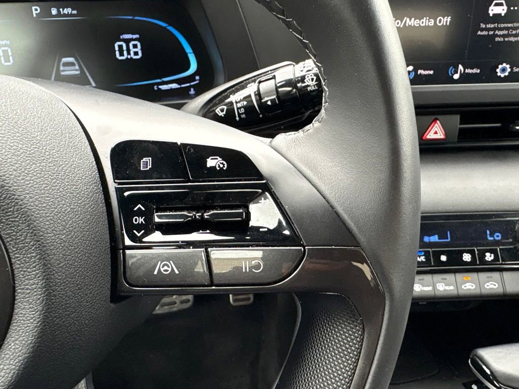 Certified 2025 Hyundai Elantra Sport FWD image 19