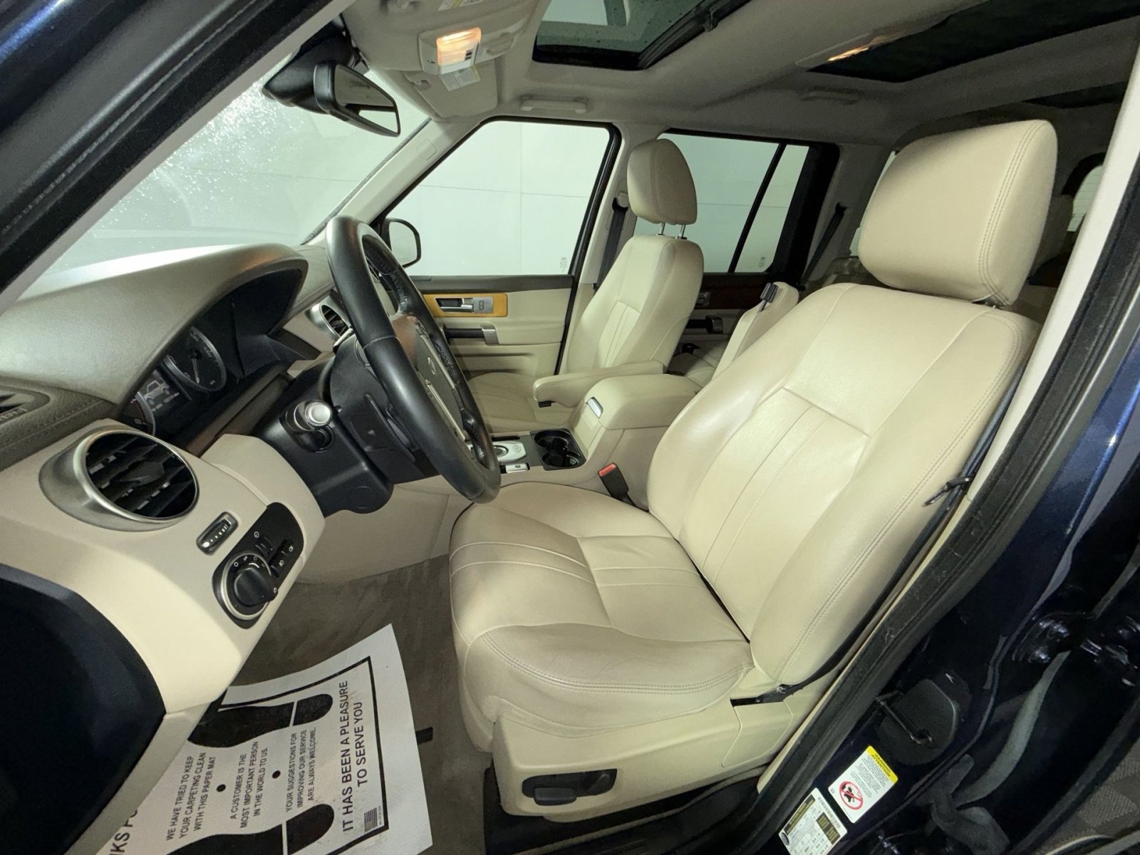 Used 2016 Land Rover LR4 HSE image 12