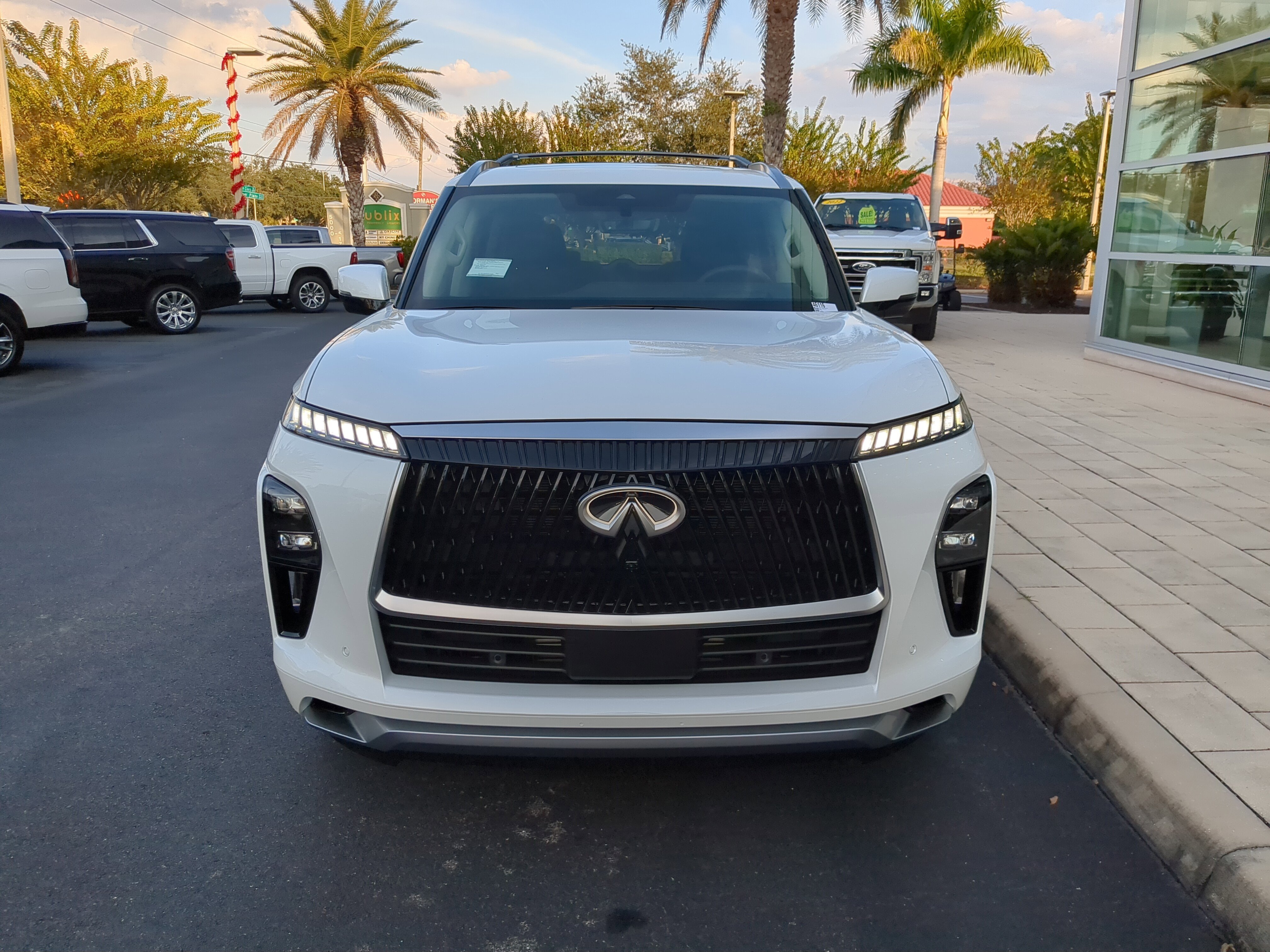 New 2026 INFINITI QX80 Luxe w/ Exterior Package image 2