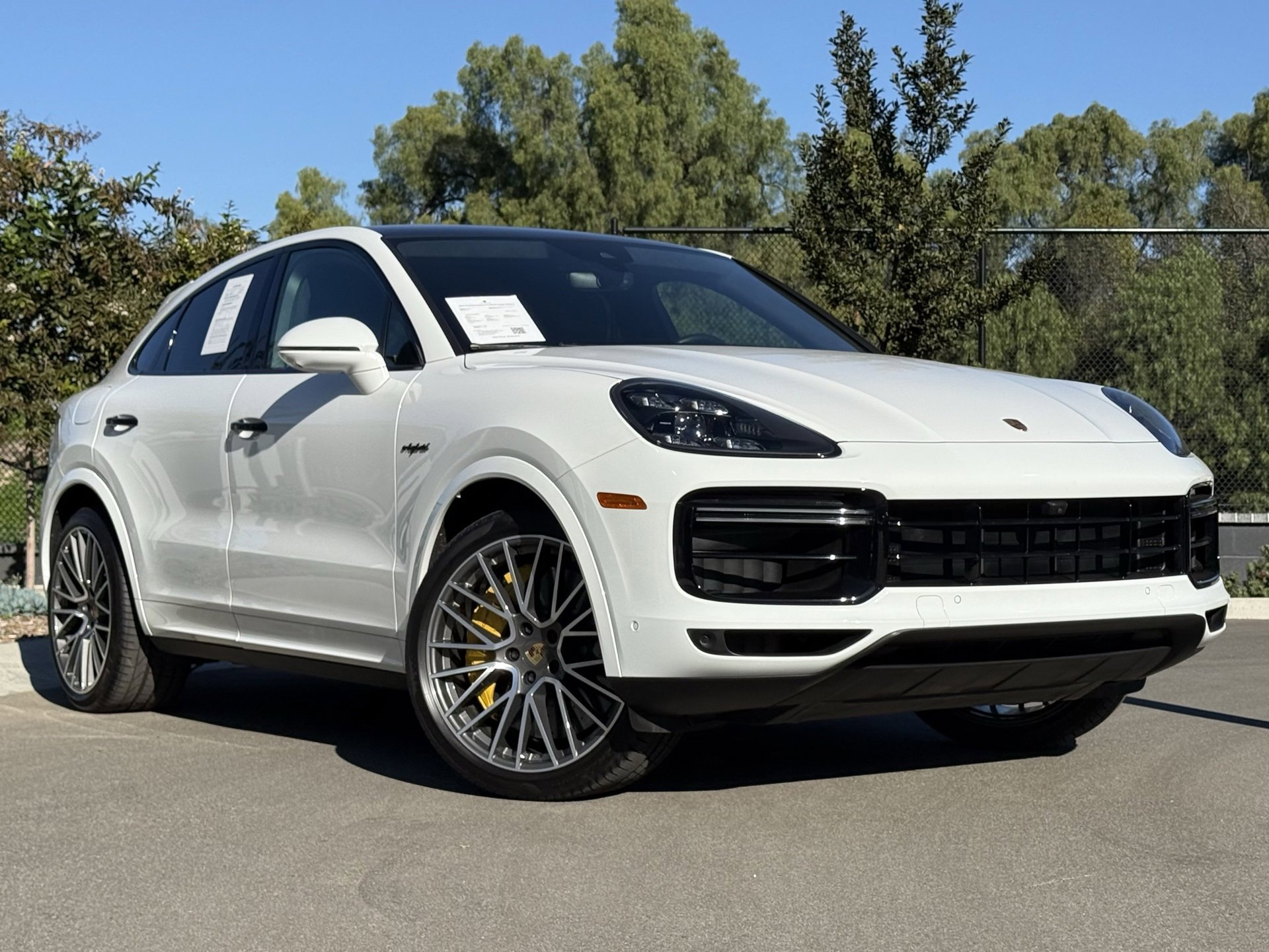 Certified 2022 Porsche Cayenne Turbo S image 9