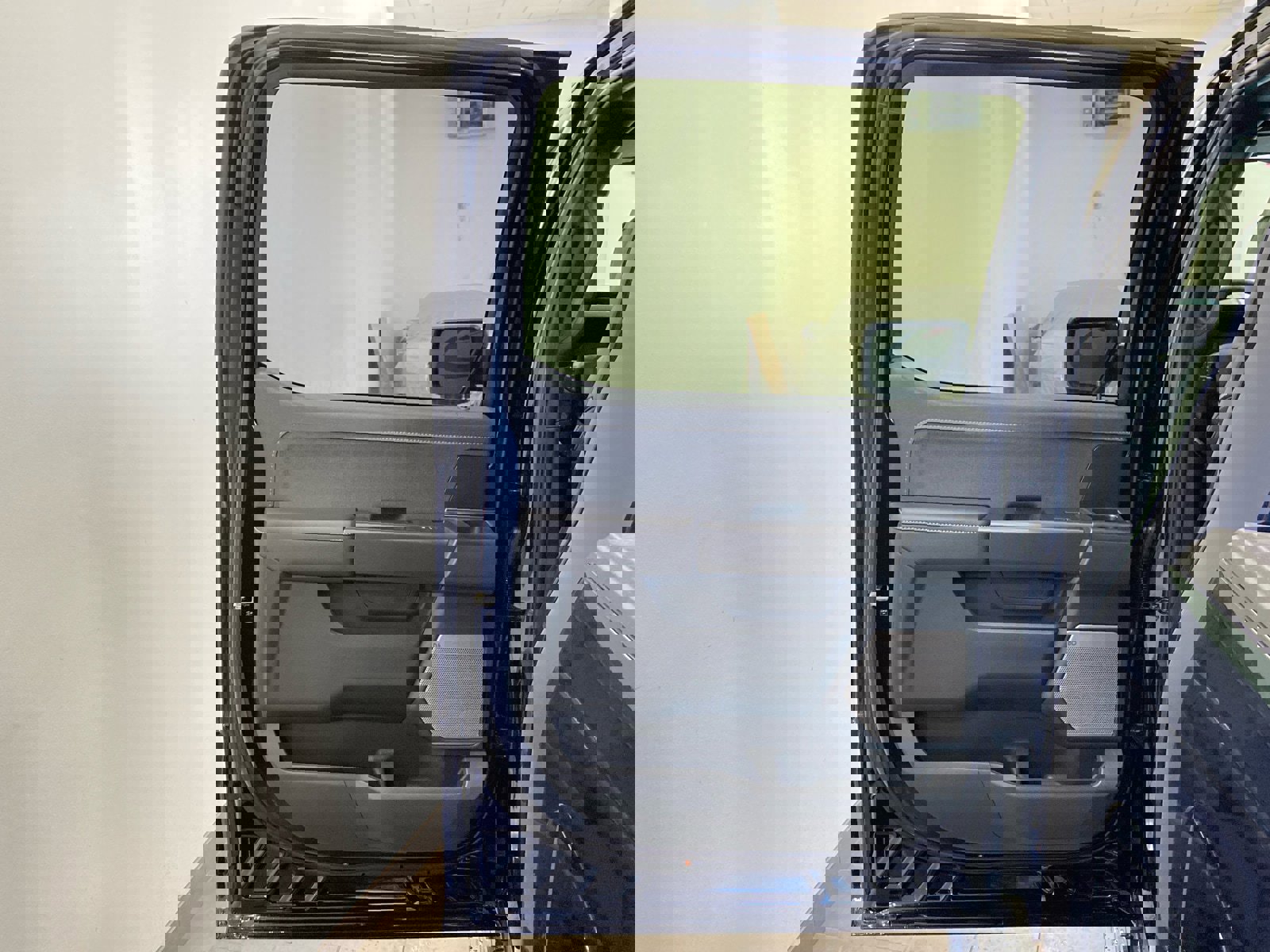 New 2025 Ford F150 Lariat w/ Equipment Group 501A Mid image 11